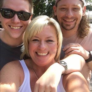 Meet your Posher, Carla